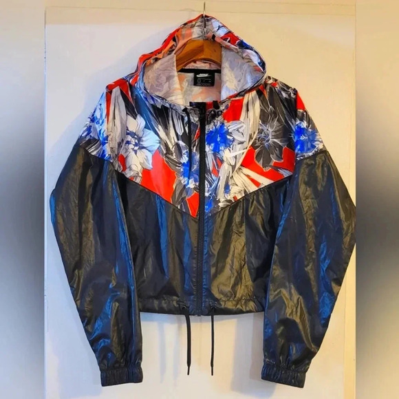 Nike Jackets & Blazers - Nike‎ Floral Hyper Femme Cropped Windrunner Jacket Size Small EUC